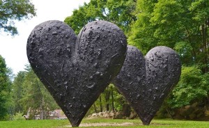 Bauta Heart Similiar Jim-Dine-Two-Big-Black-Hearts-1985.-Photo-by-Alison-Abbott.